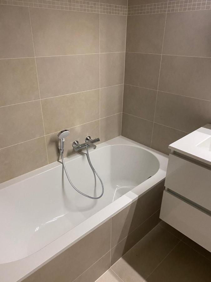 Lichtrijk 2-Slaapkamerappartement Met Zeezicht En Gratis Parking Oostende Dış mekan fotoğraf