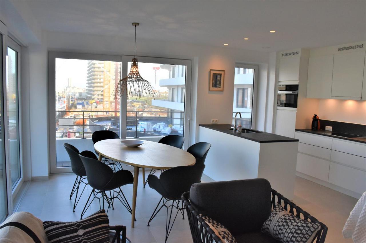 Lichtrijk 2-Slaapkamerappartement Met Zeezicht En Gratis Parking Oostende Dış mekan fotoğraf