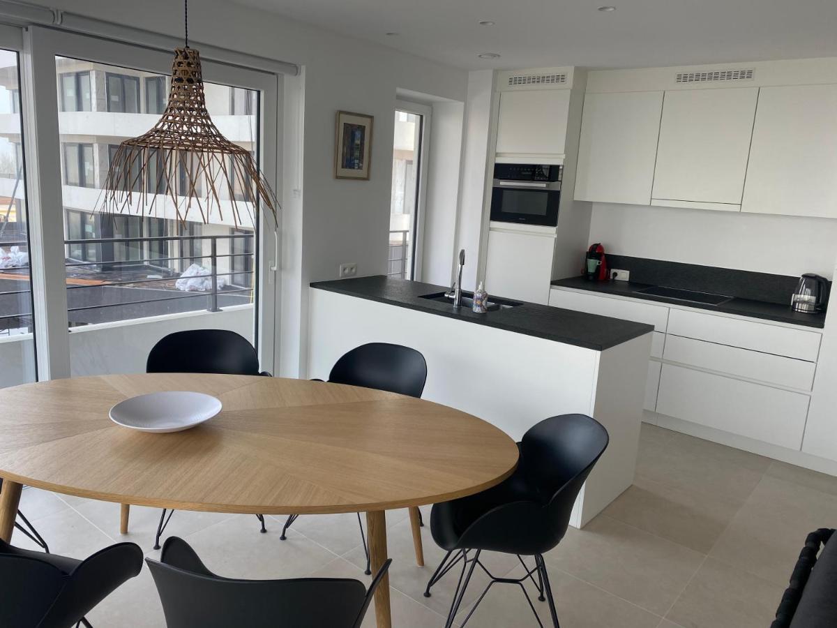 Lichtrijk 2-Slaapkamerappartement Met Zeezicht En Gratis Parking Oostende Dış mekan fotoğraf