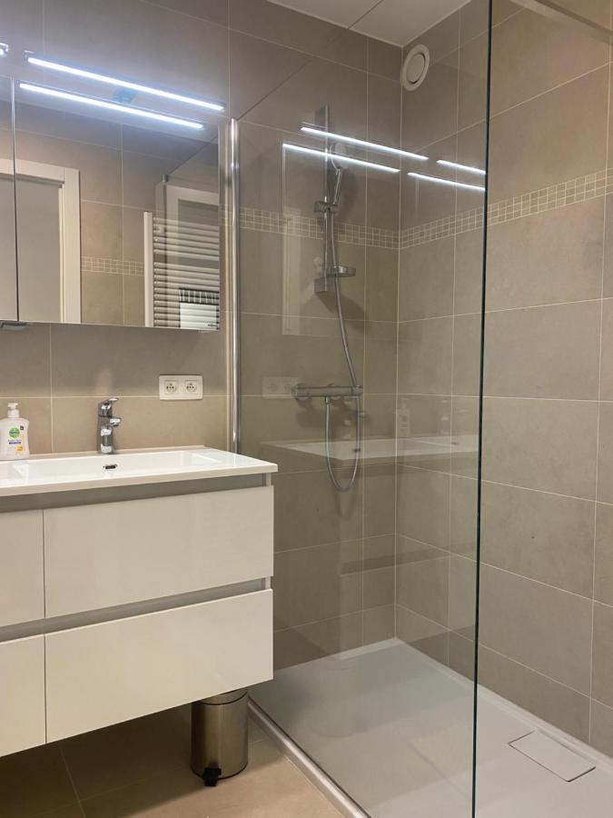 Lichtrijk 2-Slaapkamerappartement Met Zeezicht En Gratis Parking Oostende Dış mekan fotoğraf