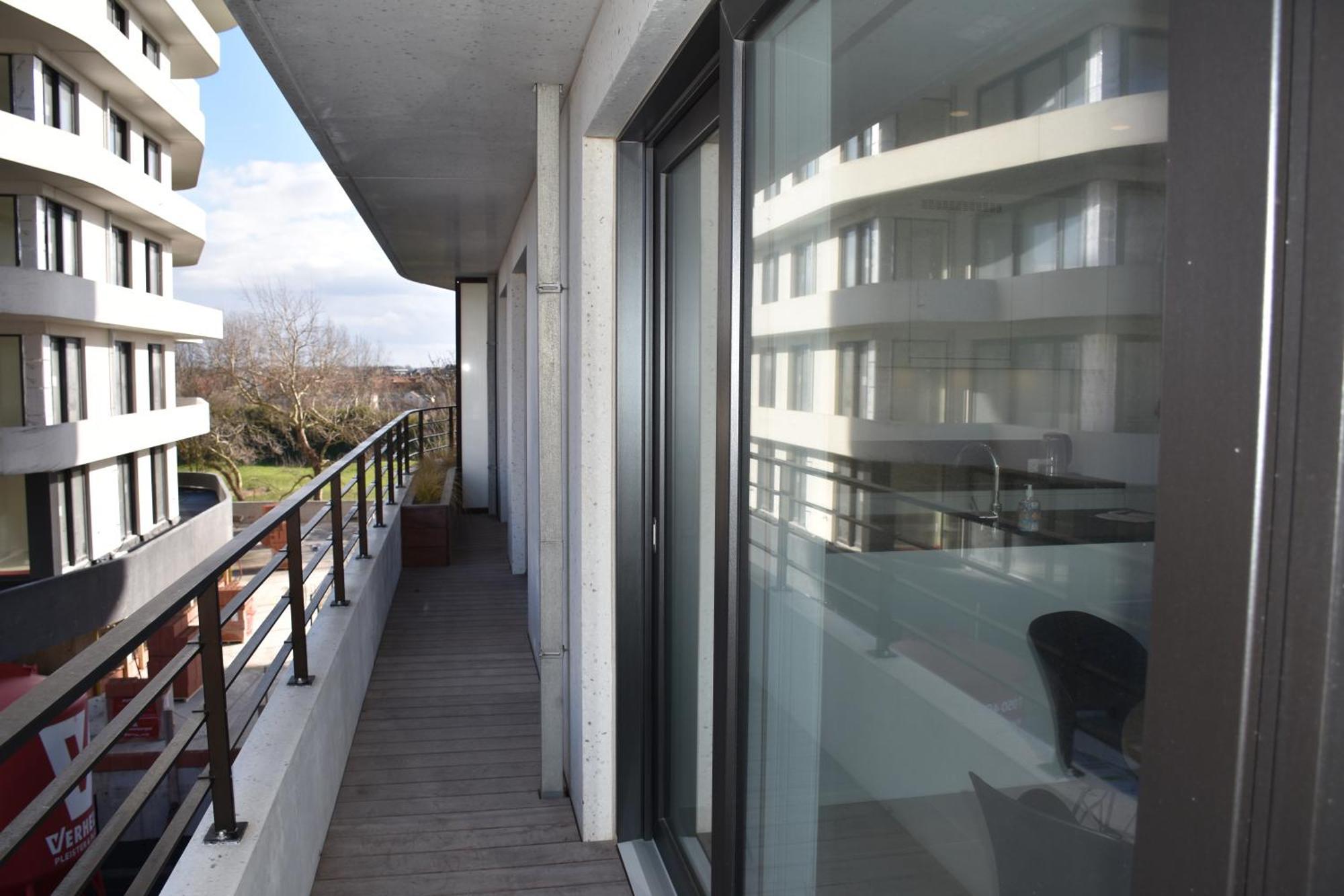 Lichtrijk 2-Slaapkamerappartement Met Zeezicht En Gratis Parking Oostende Dış mekan fotoğraf